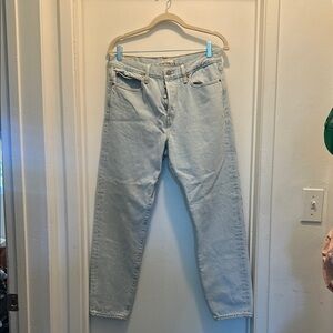 Levi's Blue Straight Leg Wedgie Fit, straight leg and button fly, size 29